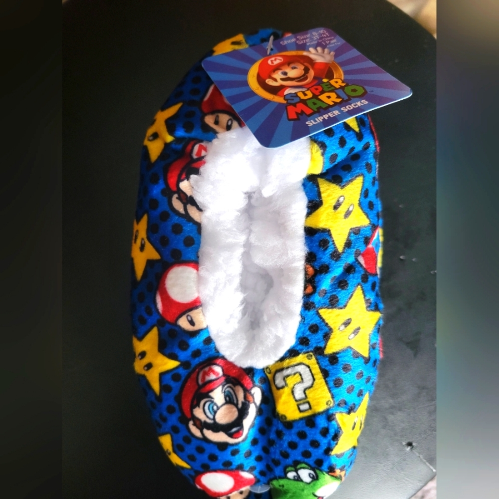 Super Mario slippers size 8-10 toddler